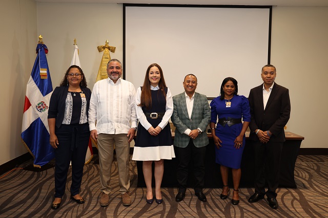 JCE recibe propuestas de aspirantes a miembros de las OCLEE en Chile y Panamá