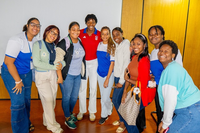 Marileidy Paulino deja ver su lado humano frente a estudiantes y colaboradores del ISFODOSU